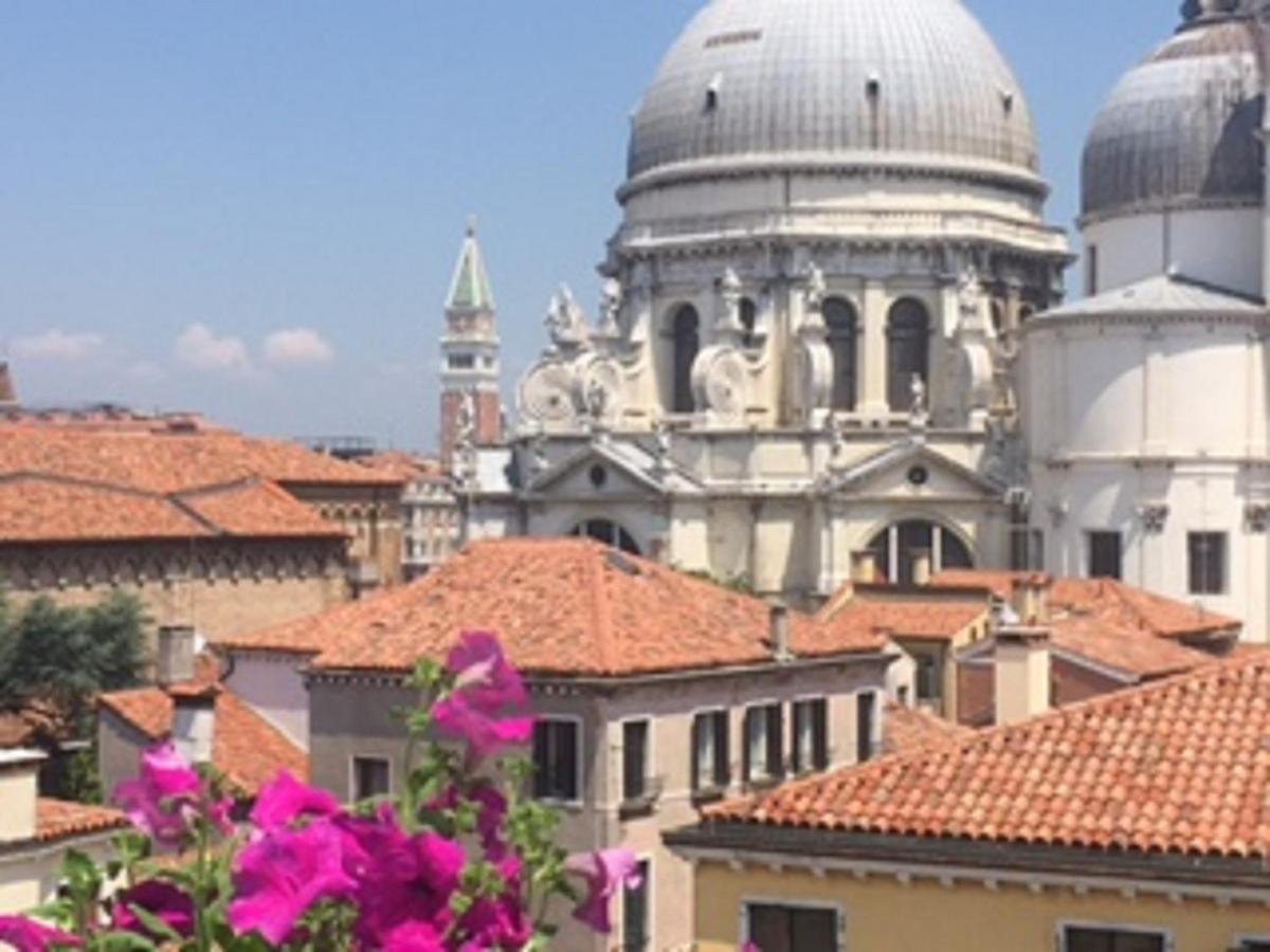 Dorsoduro Charme Apartments By Wonderful Italy Venice Exterior photo