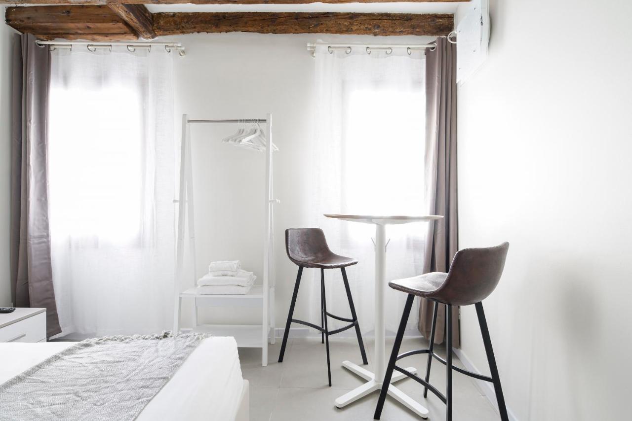 Dorsoduro Charme Apartments By Wonderful Italy Venice Exterior photo