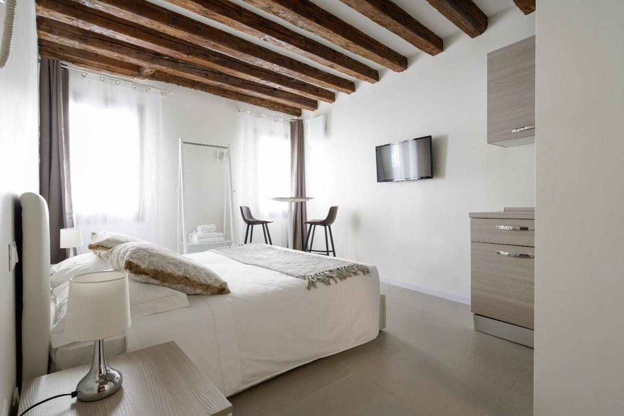 Dorsoduro Charme Apartments By Wonderful Italy Venice Exterior photo